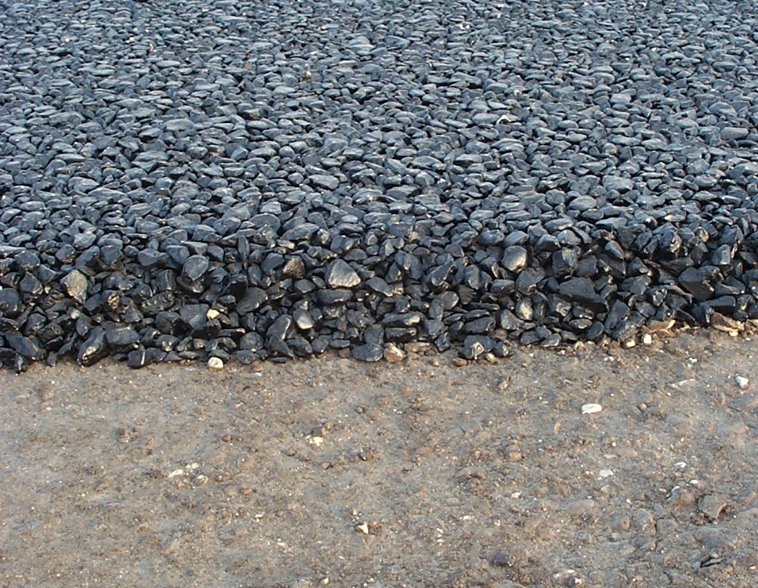 Asphalt base layer construction